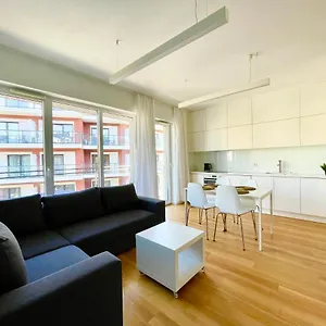 Apartment Elegant Apart-800m Main Square-parking And Lift, Breslau