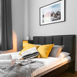 https://friendhouse-apartments-avenue.krakowhotelspoland.com